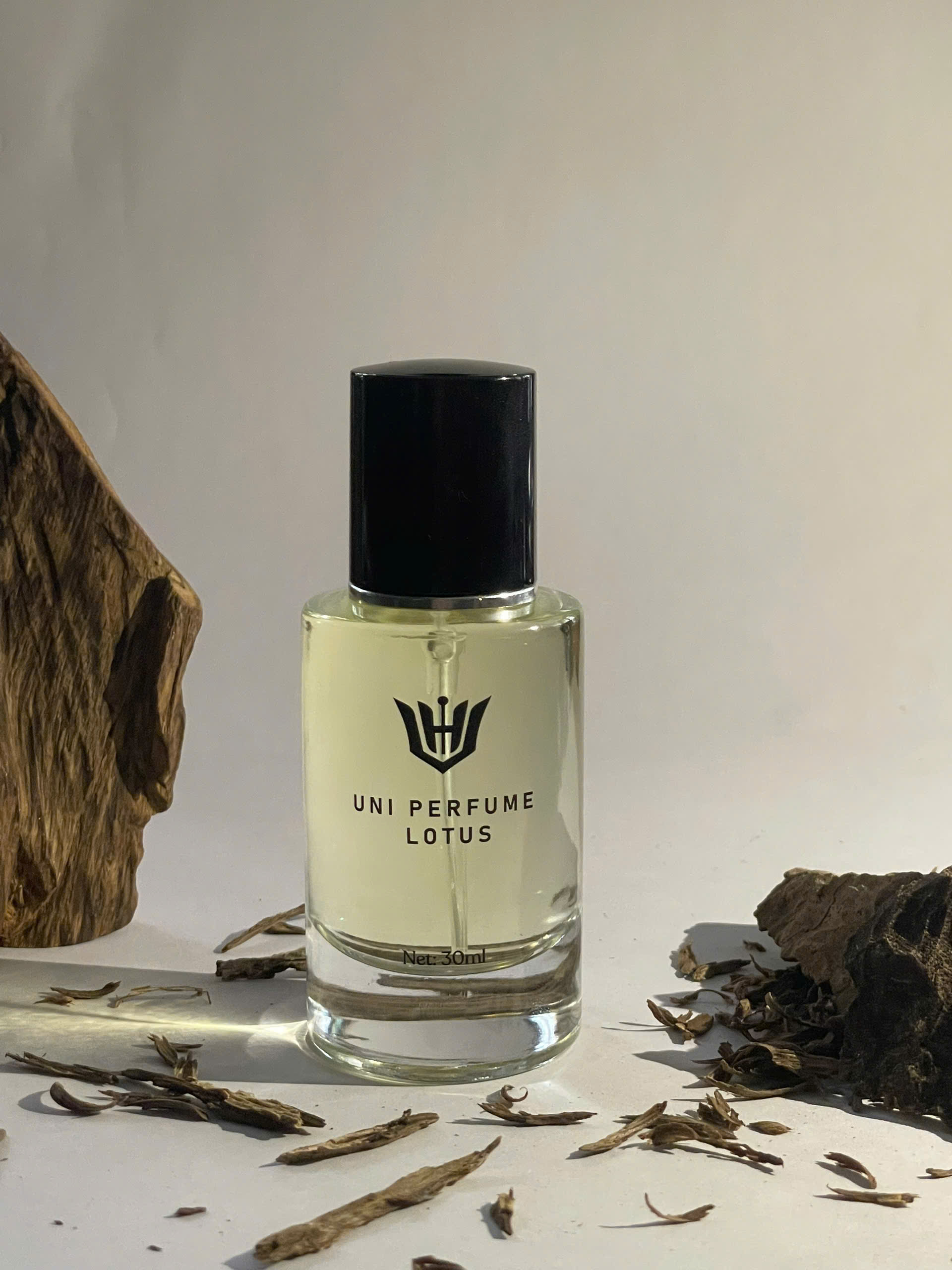 Nước hoa UNI PERFUME LOTUS (30ML)