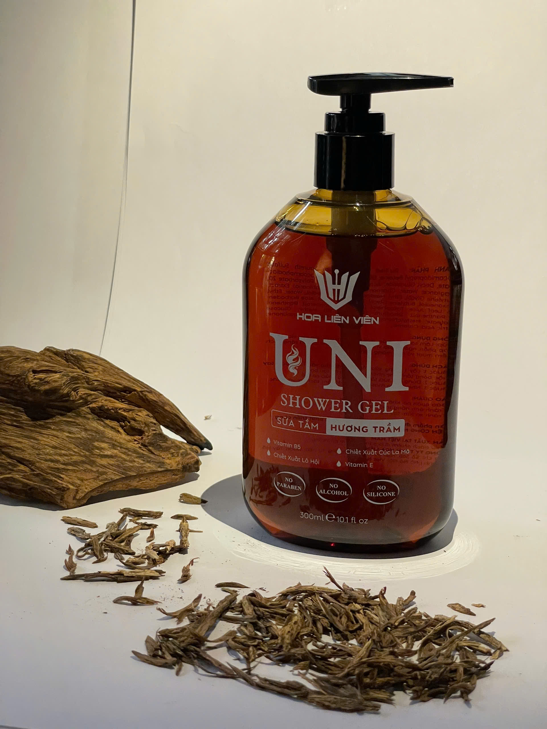 Sữa tắm trầm hương UNI SHOWER GEL