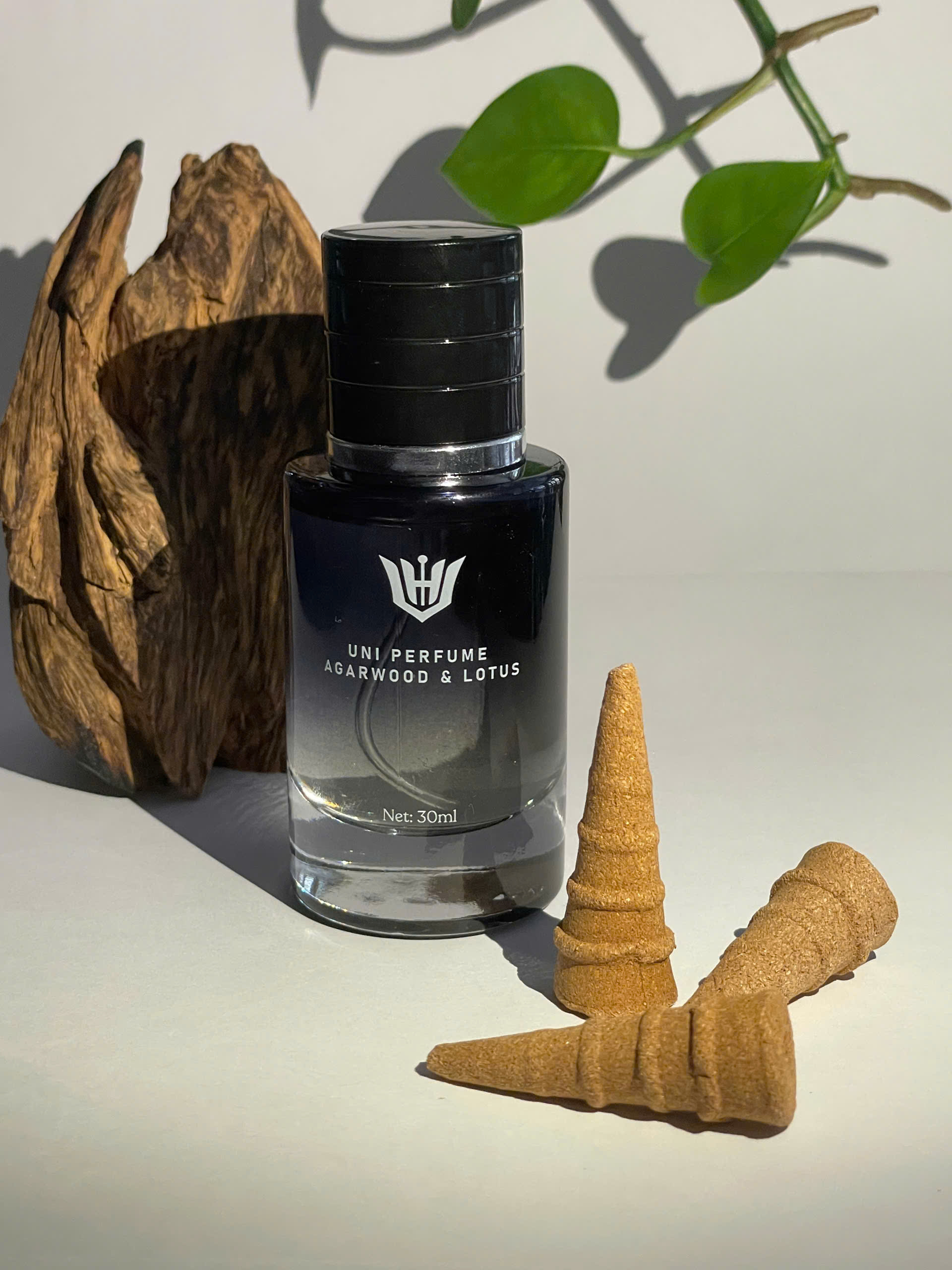 Nước hoa UNI PERFUME  AGARWOOD x LOTUS (30ML)